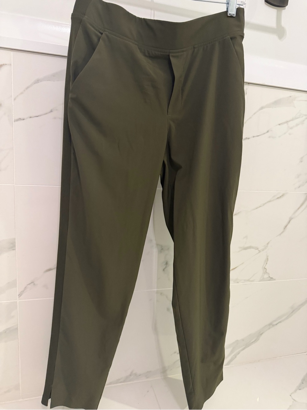 Athleta Brooklyn Ankle pants size 8